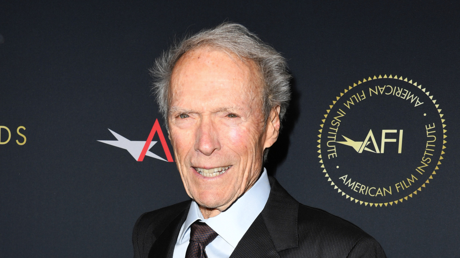 Clint Eastwood come este pescado en el desayuno todos los días, según su hijo