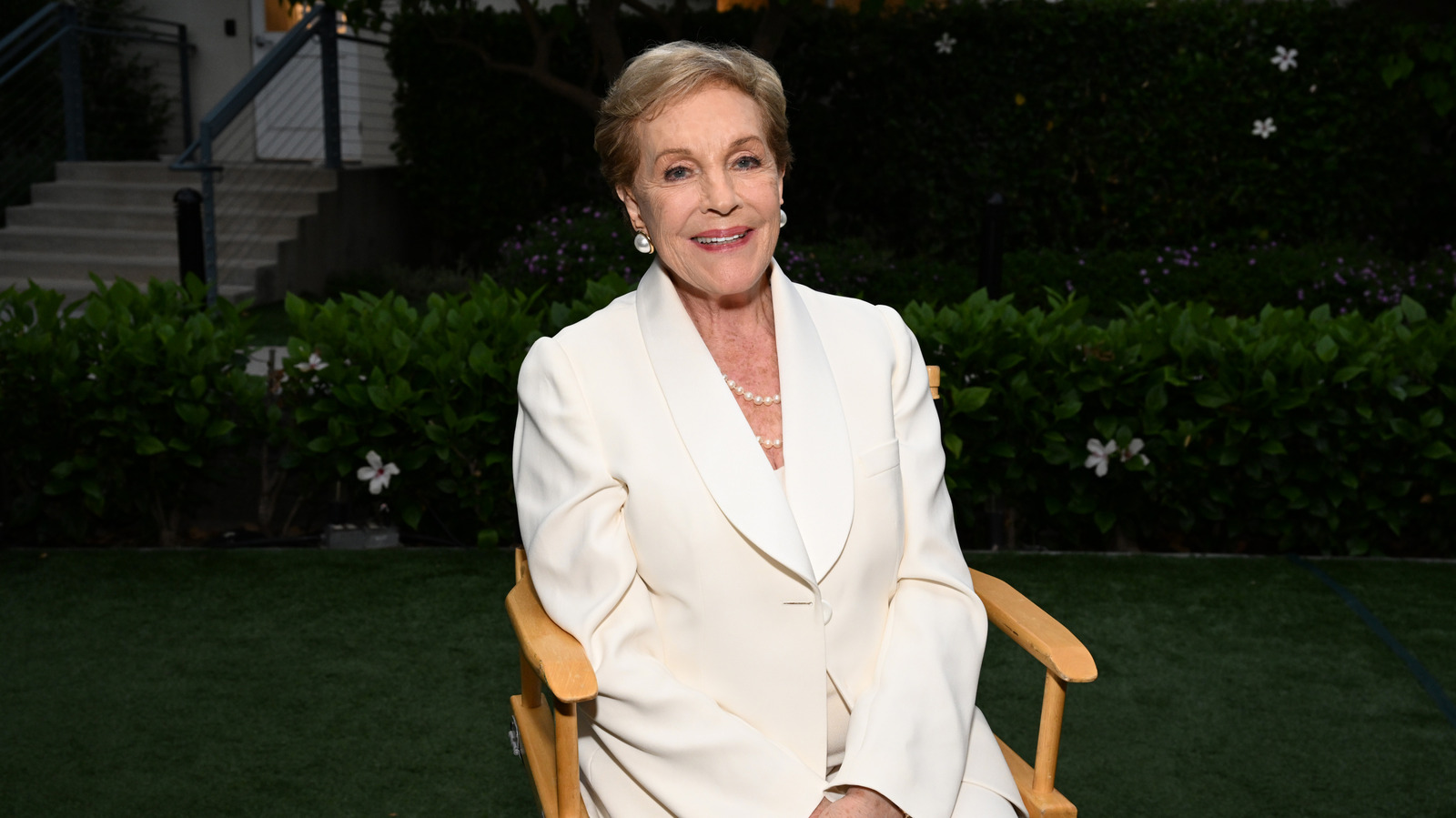 Cómo Julie Andrews le da al pastel de zanahoria un toque lleno de proteínas