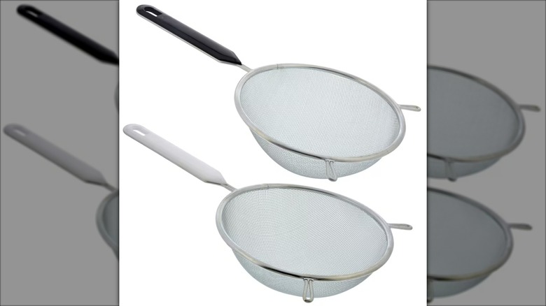Imagen del producto del colador de malla con asa Cooking Concepts
