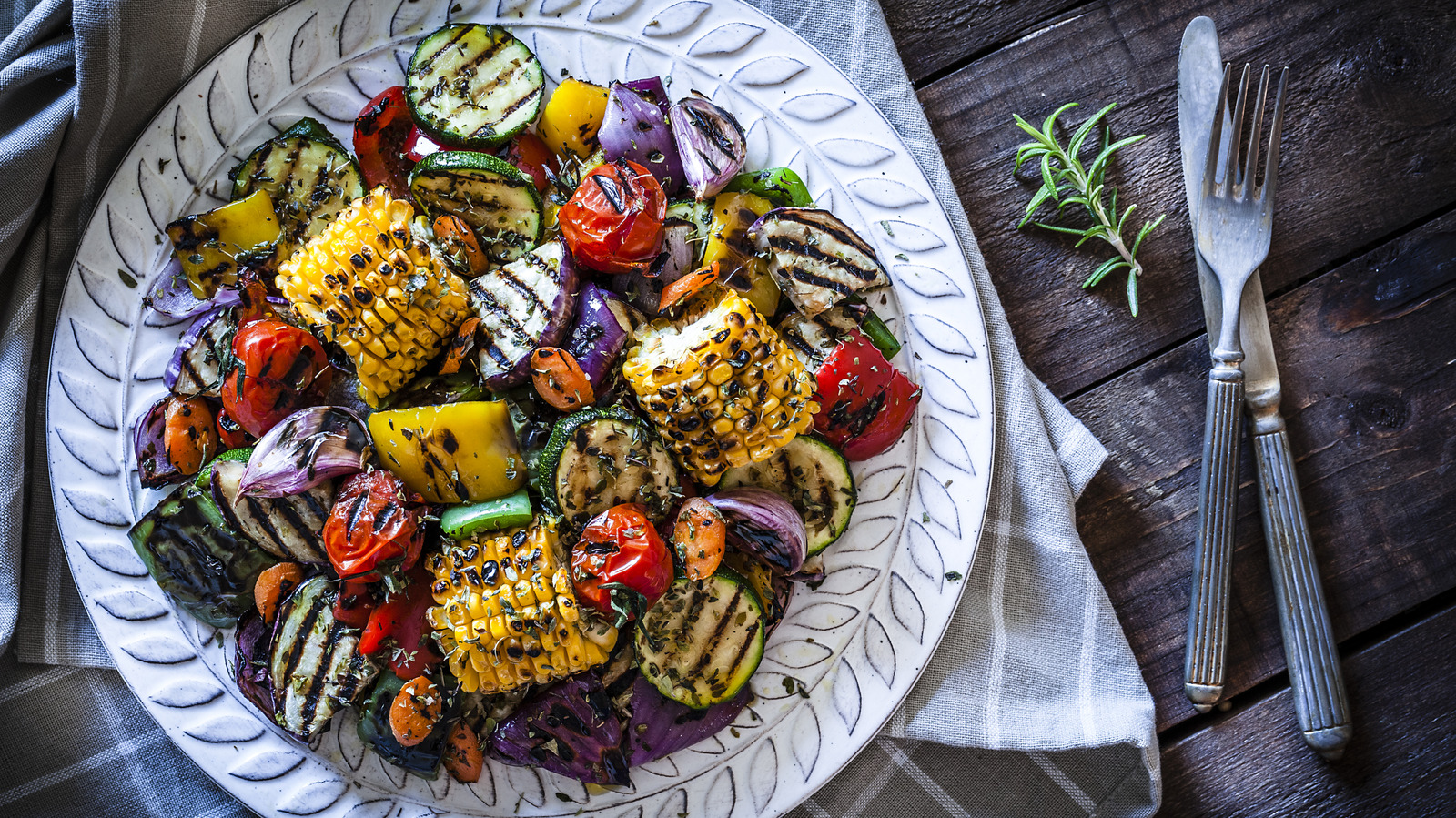 8 verduras de primavera que debes tirar a la parrilla