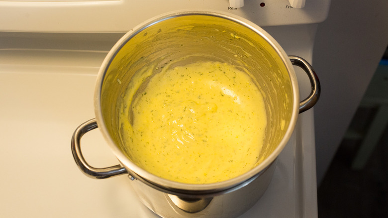 salsa holandesa al baño maría
