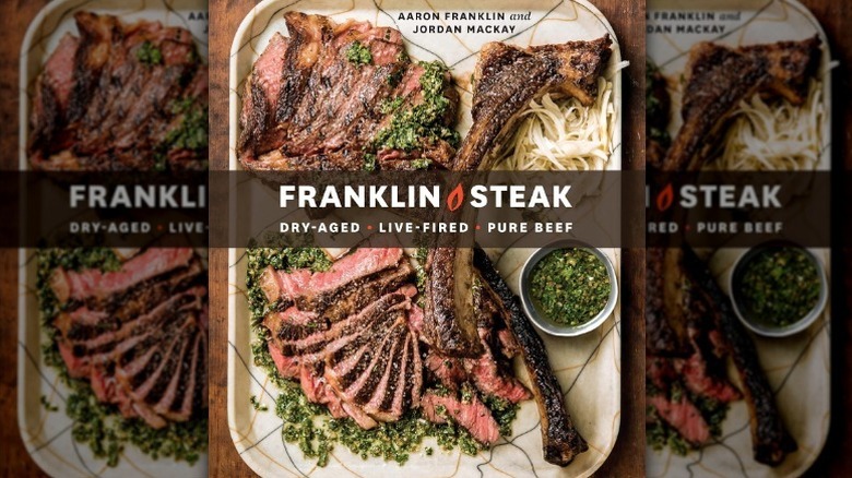 Portada del libro Franklin Steak reflejada