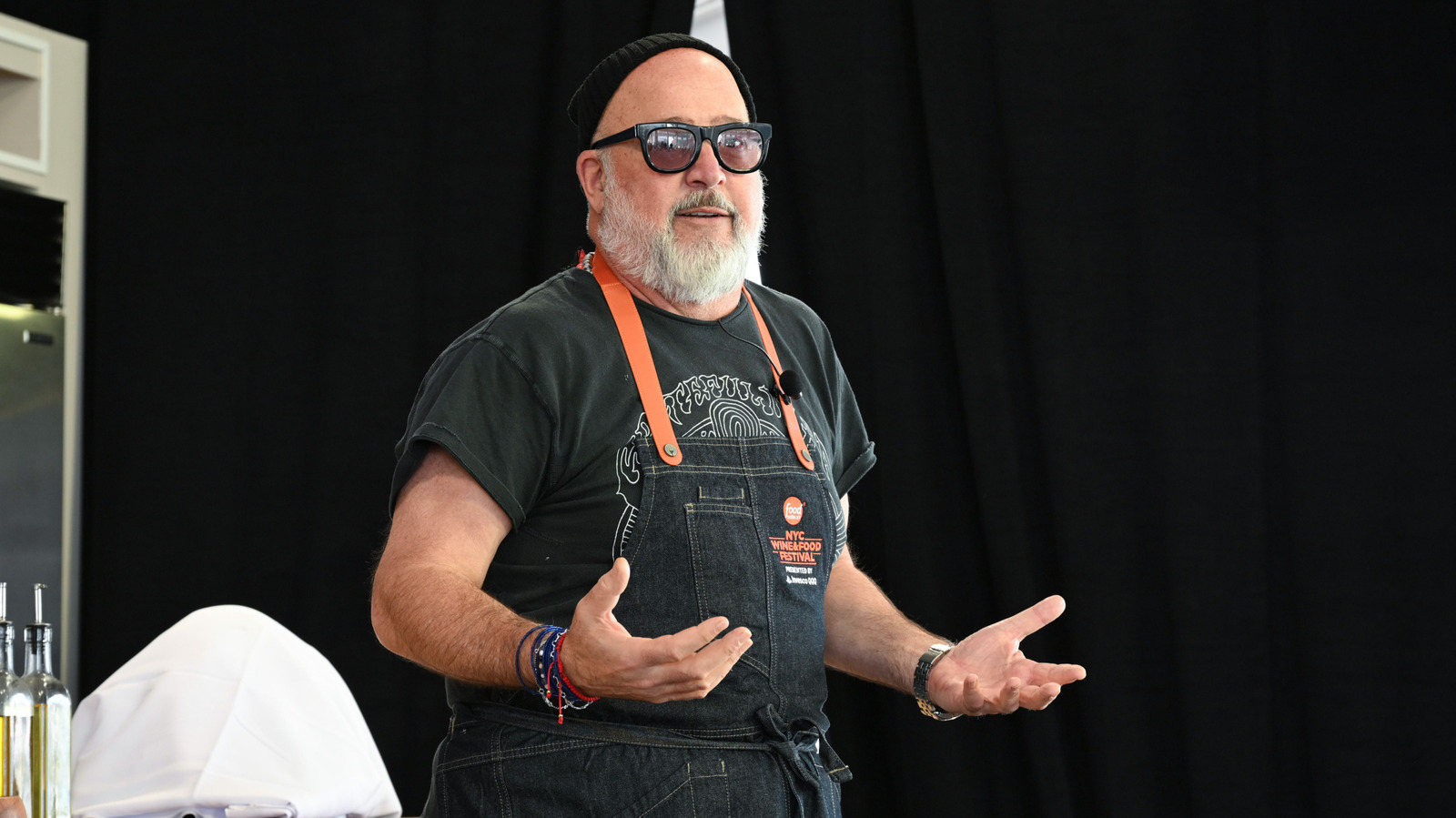 Andrew Zimmern dice que probar este marisco es como comer lechuga mantecosa