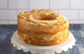 Agregue este ingrediente enlatado a una caja simple de pastel de ángel para el postre celestial