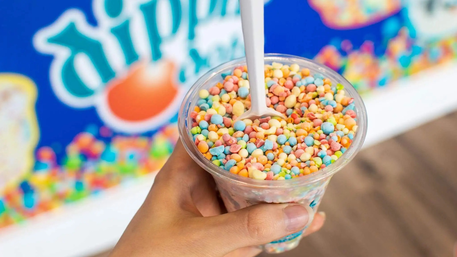 En la década de 1980, un gran avance en la alimentación para animales de granja condujo a la creación de Dippin' Dots: así es como