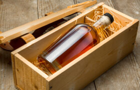 7 regalos de whisky por menos de $40 que le encantarán a papá