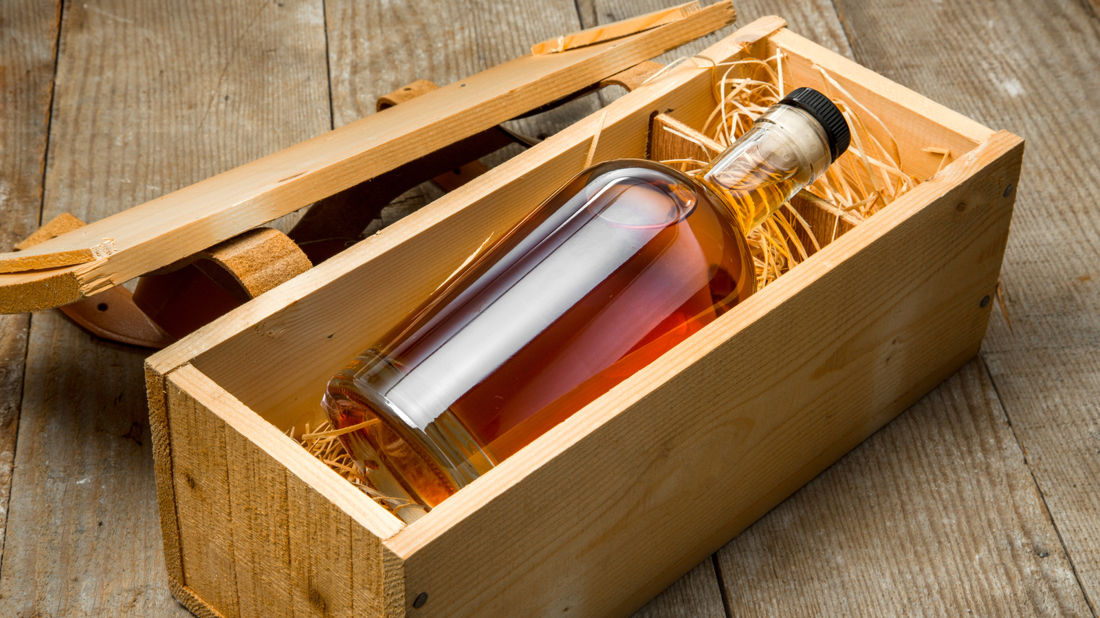 7 regalos de whisky por menos de $40 que le encantarán a papá