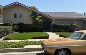 Pasé el rato en la cocina de Brady Bunch y era un país de las maravillas retro