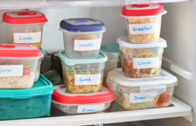 El mejor lugar para colocar recipientes de plástico para alimentos en el lavavajillas