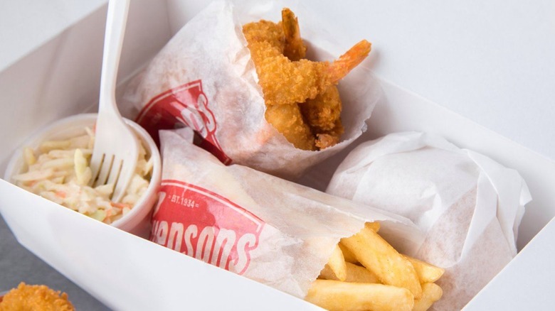 Caja de cena de camarones Swensons Drive-In.