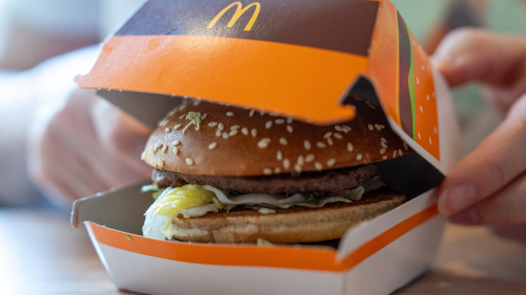 Dale a tu hamburguesa de McDonald's un refuerzo de proteínas con este consejo para realizar pedidos