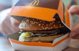 Dale a tu hamburguesa de McDonald’s un refuerzo de proteínas con este consejo para realizar pedidos