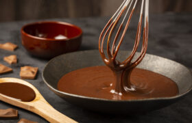 Transforme el ganache de chocolate en el mejor dulce de azúcar con una sola sartén