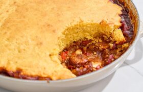 Receta de cazuela elevada de Beanie Weenie