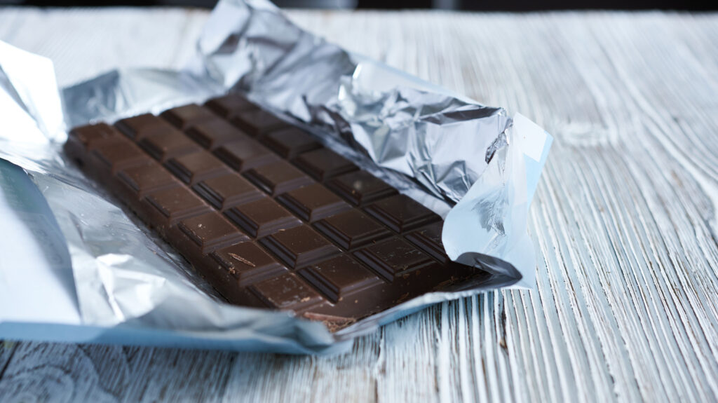 La barra de chocolate de la vieja escuela que lleva el nombre del pollo