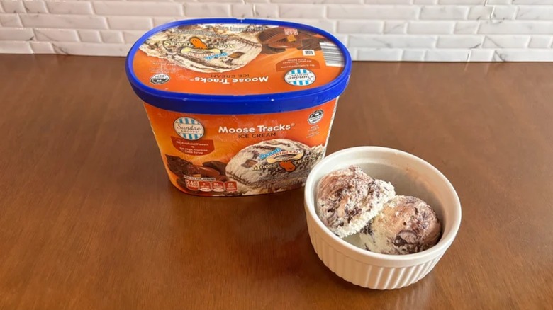 Tarrina y tazón de helado Aldi Sundae Shoppe Moose Tracks