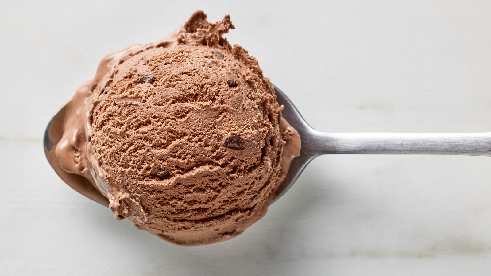 11 helados de chocolate comprados en tiendas por menos de $ 5 para conseguir este verano