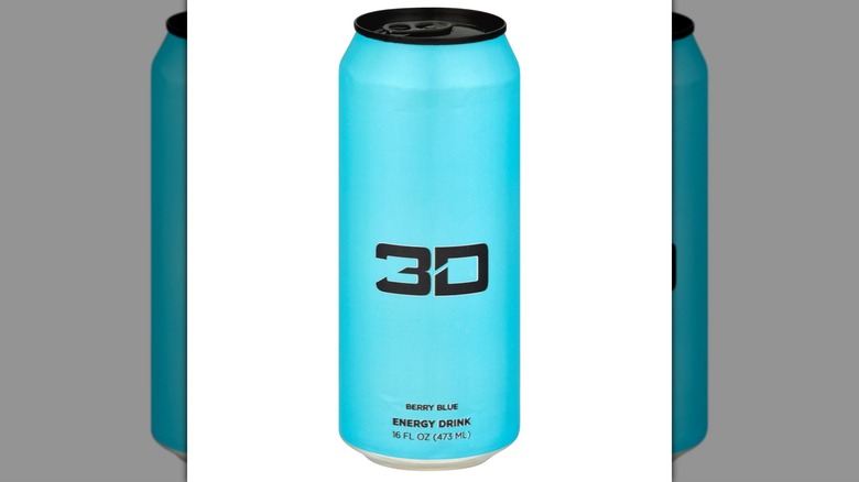 Una lata de bebida energética 3D azul baya sobre un fondo blanco.