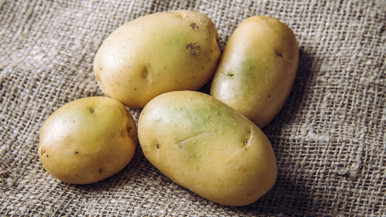 Patatas ligeramente verdes