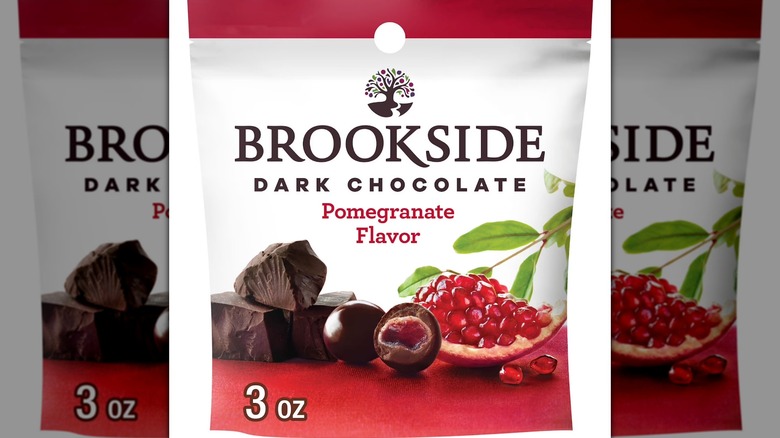 BROOKSIDE Caramelo de granada y chocolate amargo