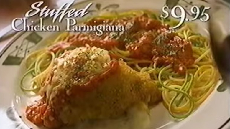 Comercial antiguo: plato Olive Garden de pollo a la parmesana relleno por $ 9,95