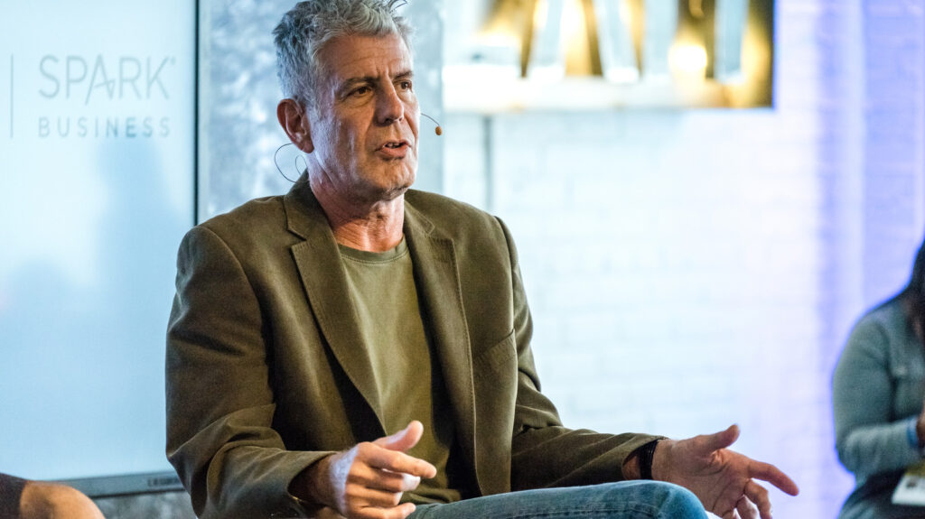 El almacenamiento de la cocina que Anthony Bourdain mantiene a mano