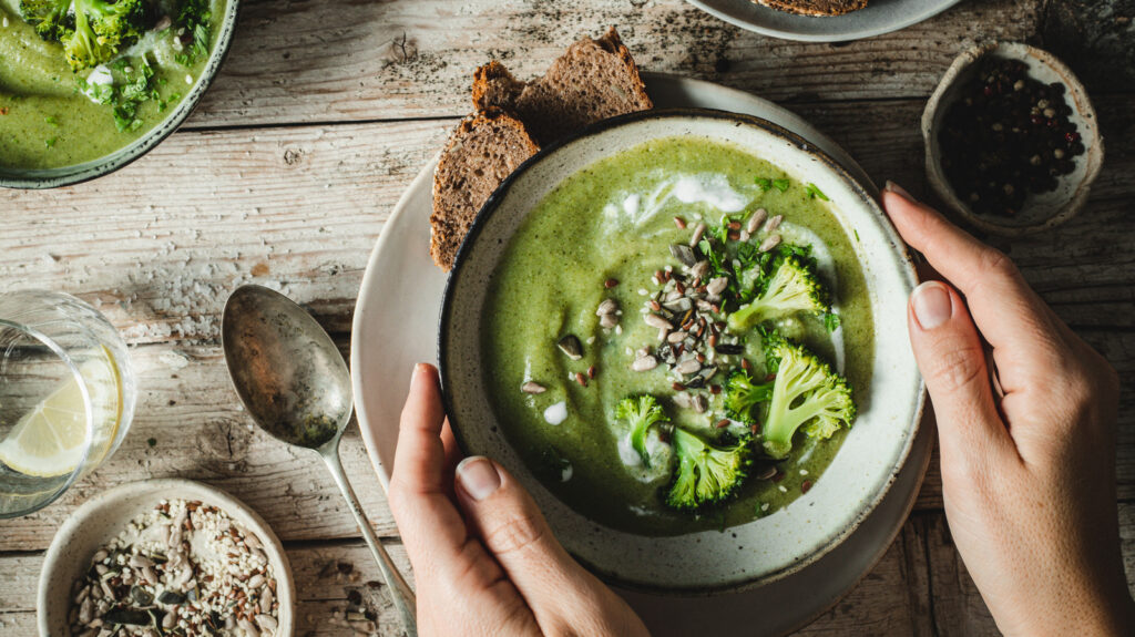 Dale a la sopa de brócoli una mejora cremosa con un toque de este ingrediente