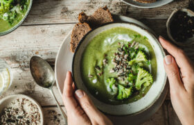 Dale a la sopa de brócoli una mejora cremosa con un toque de este ingrediente