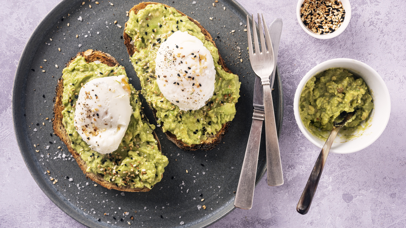 Este utensilio de cocina diario hace que los huevos escalfados luzcan 10 veces más bonitos