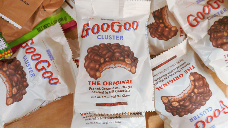 Un montón de racimos de Goo Goo