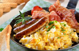 Deje de arruinar el desayuno: siga este consejo para obtener los mejores huevos revueltos