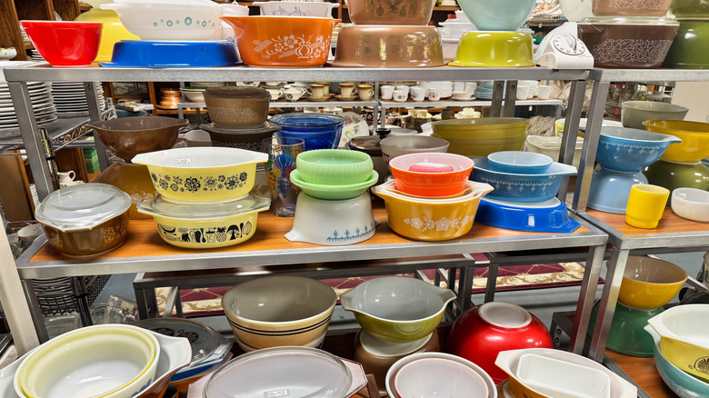 estantes de utensilios para hornear pyrex