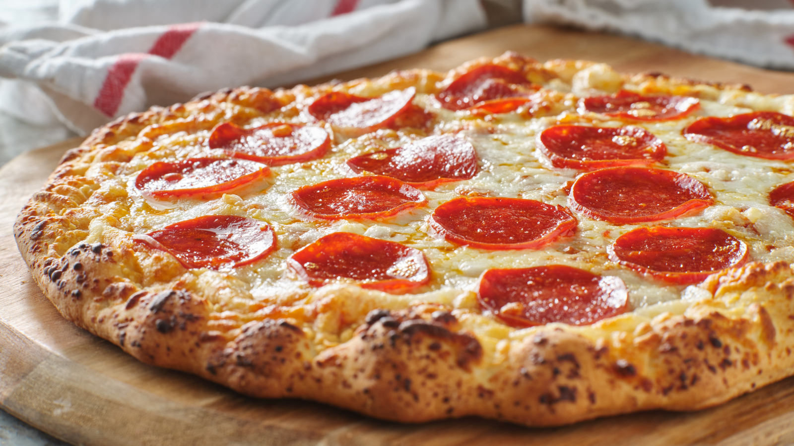 Dale a la pizza congelada 10 veces más sabor con estos 8 condimentos