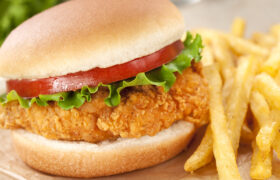 Sáltate el pollo frito y haz este sándwich retro en su lugar