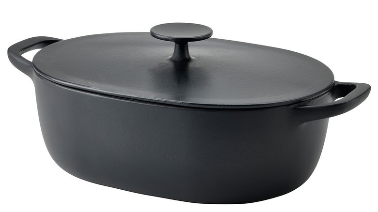 Olla Vardagen de hierro fundido esmaltado IKEA de 6,9 ​​cuartos mate/negro con tapa
