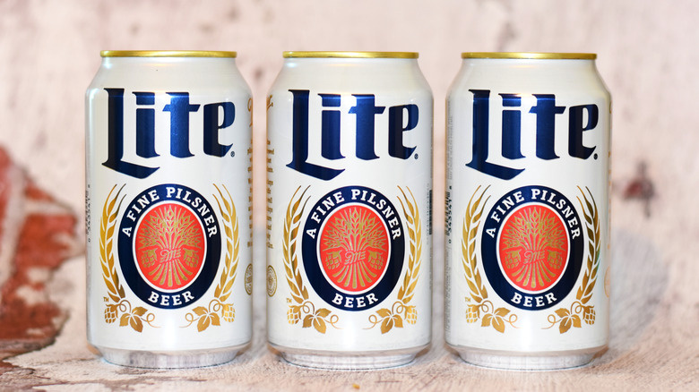 Tres latas de Miller Lite