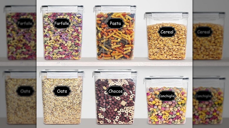 Contenedores de almacenamiento de alimentos Wildone que contienen farfalle, pasta, cereales, avena, chocos y conchiglie.