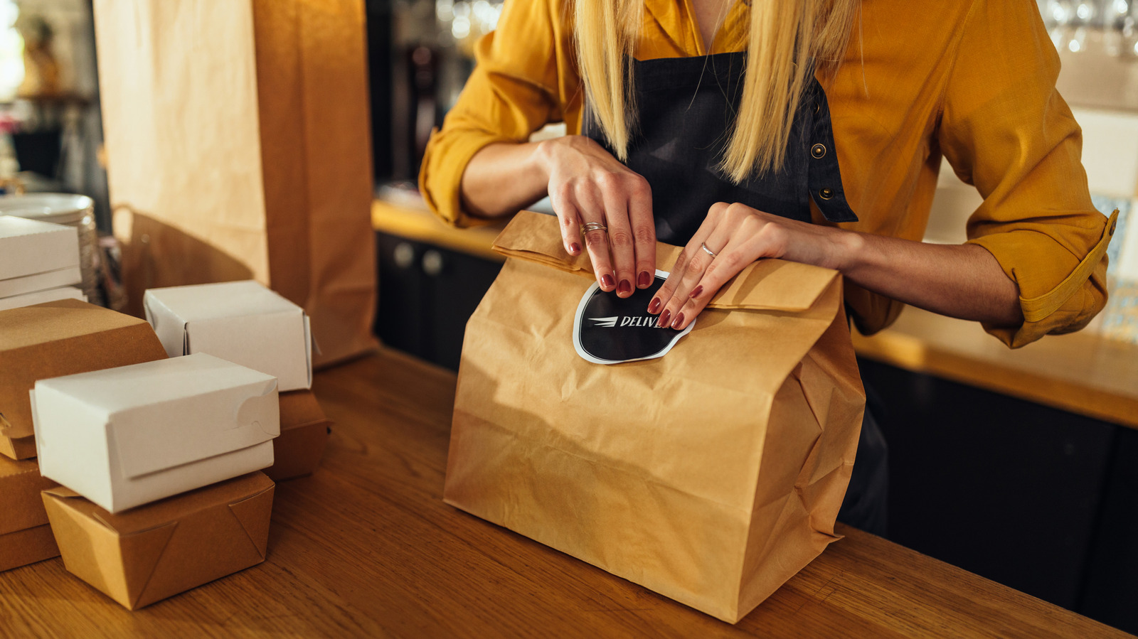 ¿Los recipientes compostables para almacenar alimentos son aptos para microondas?