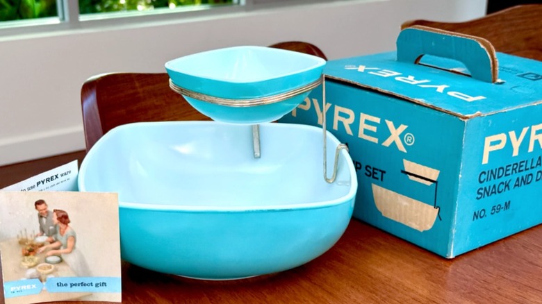 Juego de chips y salsas Pyrex Turquoise Square