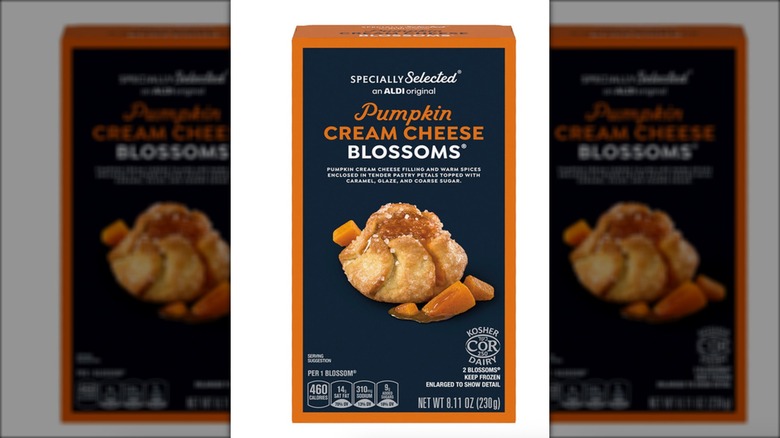 Una caja de flores de queso crema y calabaza de Aldi