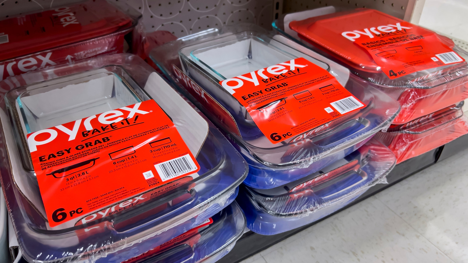 Por qué no vale la pena comprar platos de Pyrex desconchados en tiendas de segunda mano