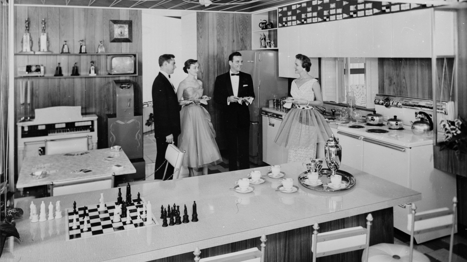 7 colores de pintura de cocina populares de los años 50 que merecen un renacimiento