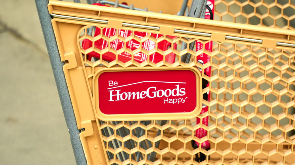 ¿Se pueden devolver artículos de cocina a HomeGoods sin recibo?