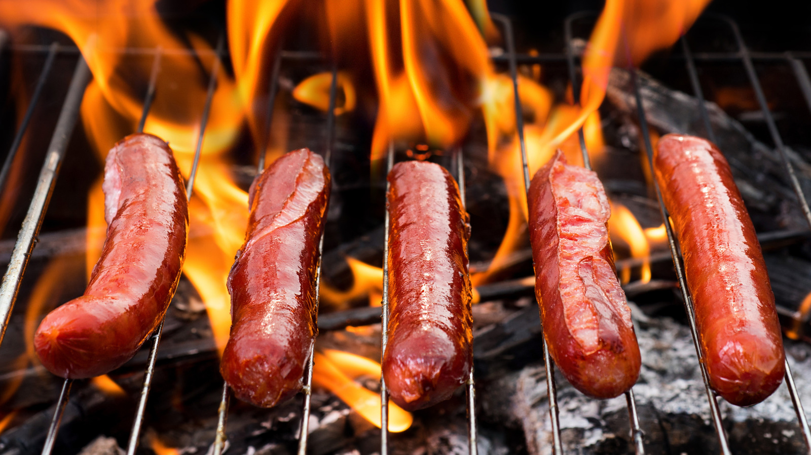 Esta marinada hace que las salchichas exploten de sabor, y solo tiene 3 ingredientes