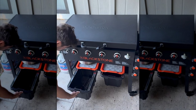 Hombre demostrando cajones de bricolaje en una plancha Blackstone