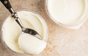 Yogur griego versus skyr islandés: ¿cuál es la diferencia?