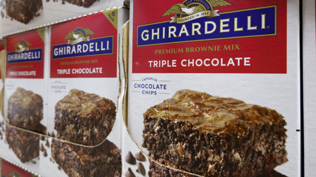 Dale a los brownies en caja una mejora dulce agregando este alimento básico para el desayuno