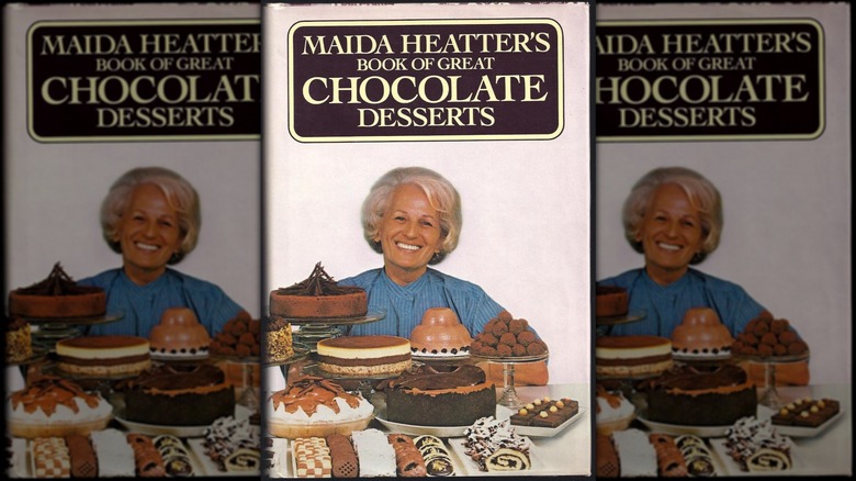 Libro de cocina de Maida Heatter sobre excelentes postres de chocolate