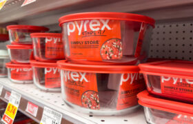 Esta rara cazuela vintage de Pyrex se vende por más de $ 2000 (¡incluso sin tapa!)
