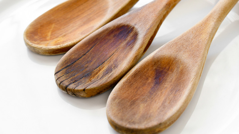 Tres cucharas de madera
